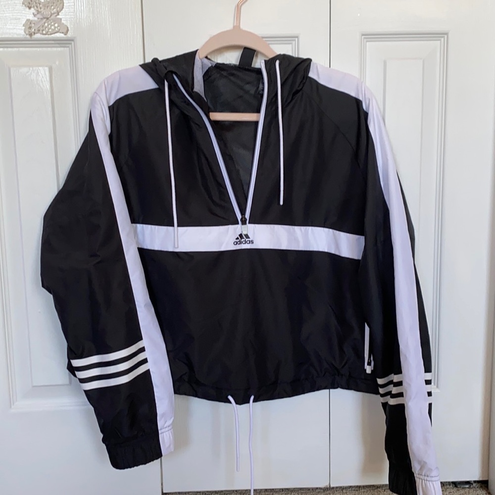 B&W Windbreaker Crop